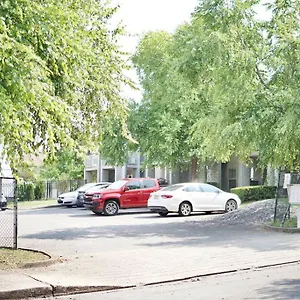 Lovely 2-bedroom W/balcony And Free Parking Apartment Nashville