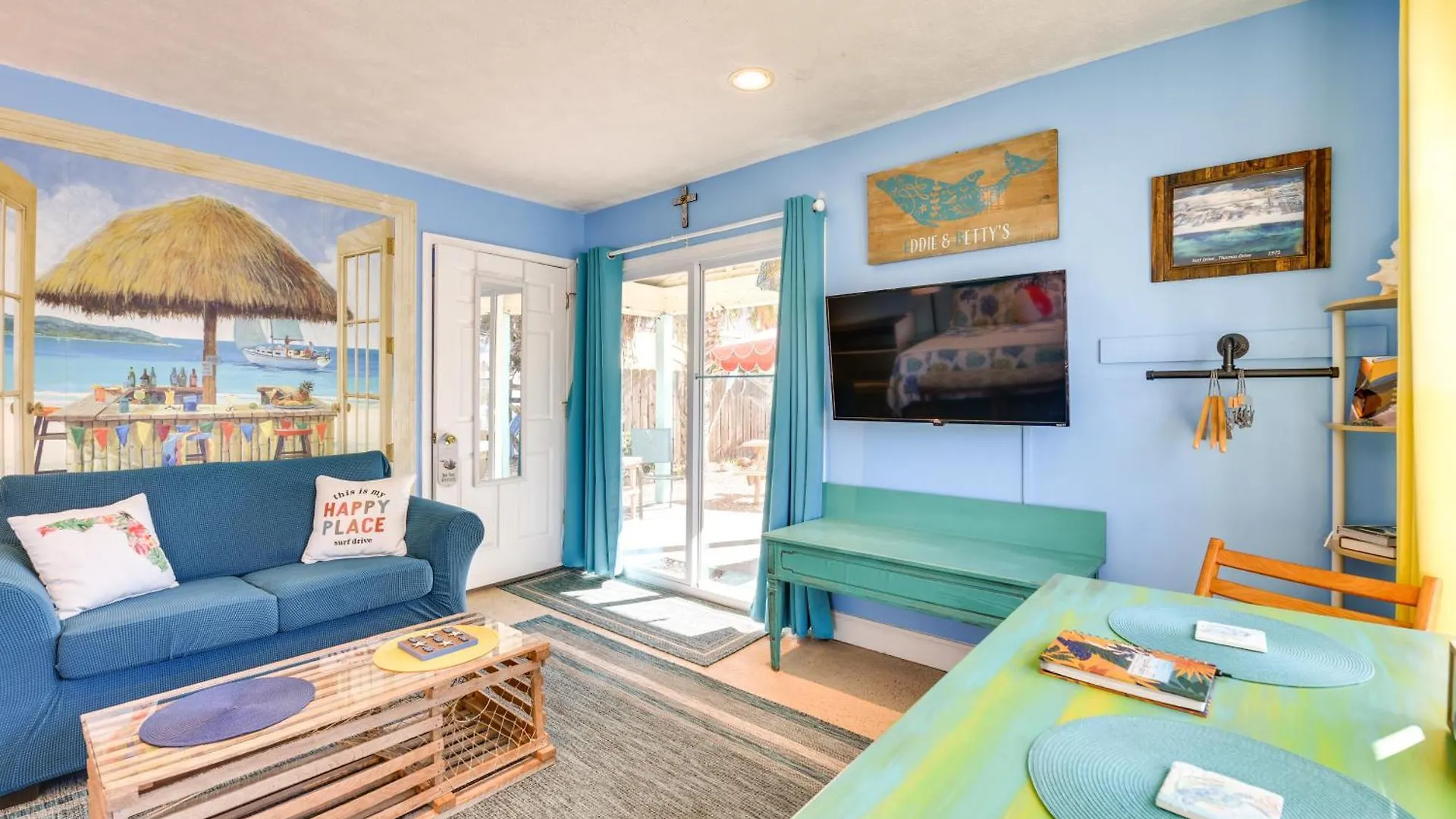 Pcb Studio With Private Patio Steps To Beach! Panama City Beach Apartment